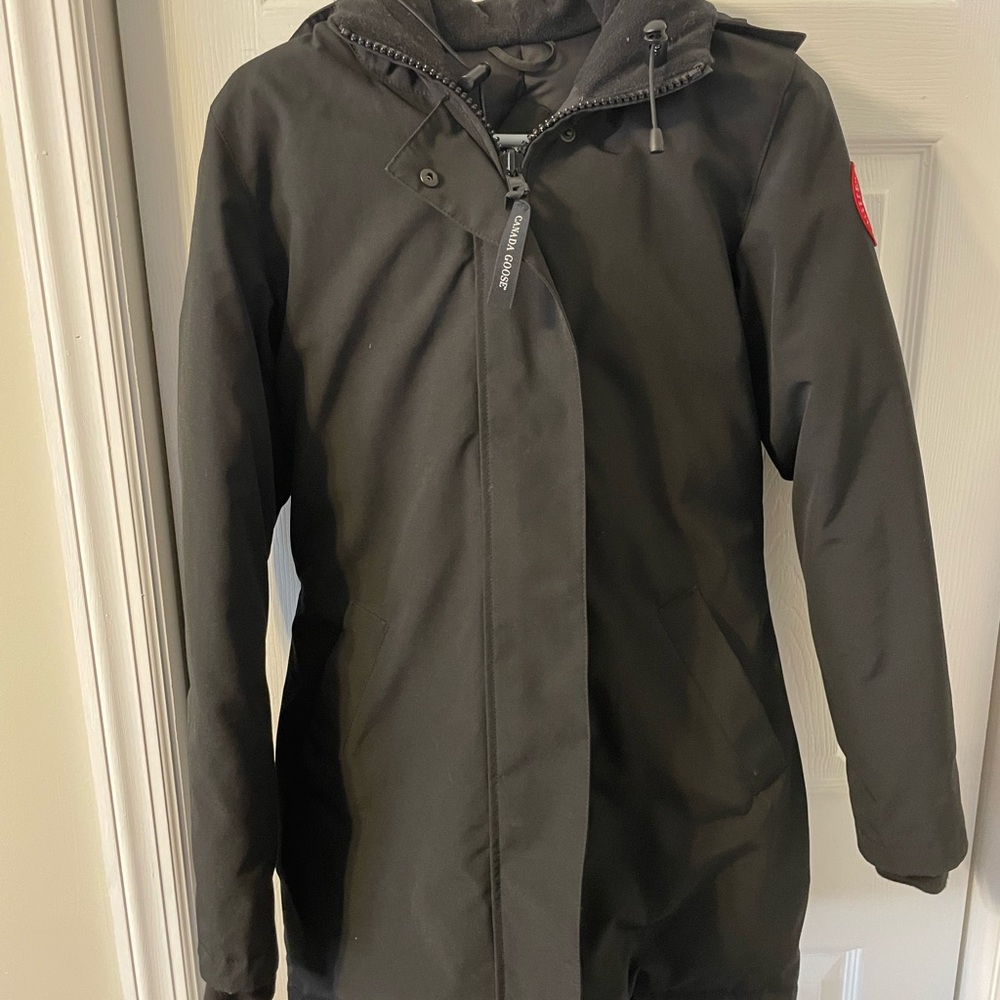 Women’s Canada Goose Parka - like new!